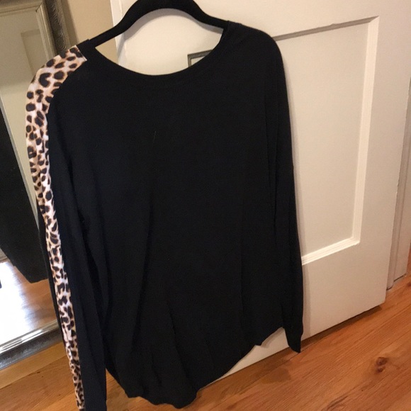 Pink VS black and leopard long sleeve tee - Picture 1 of 1